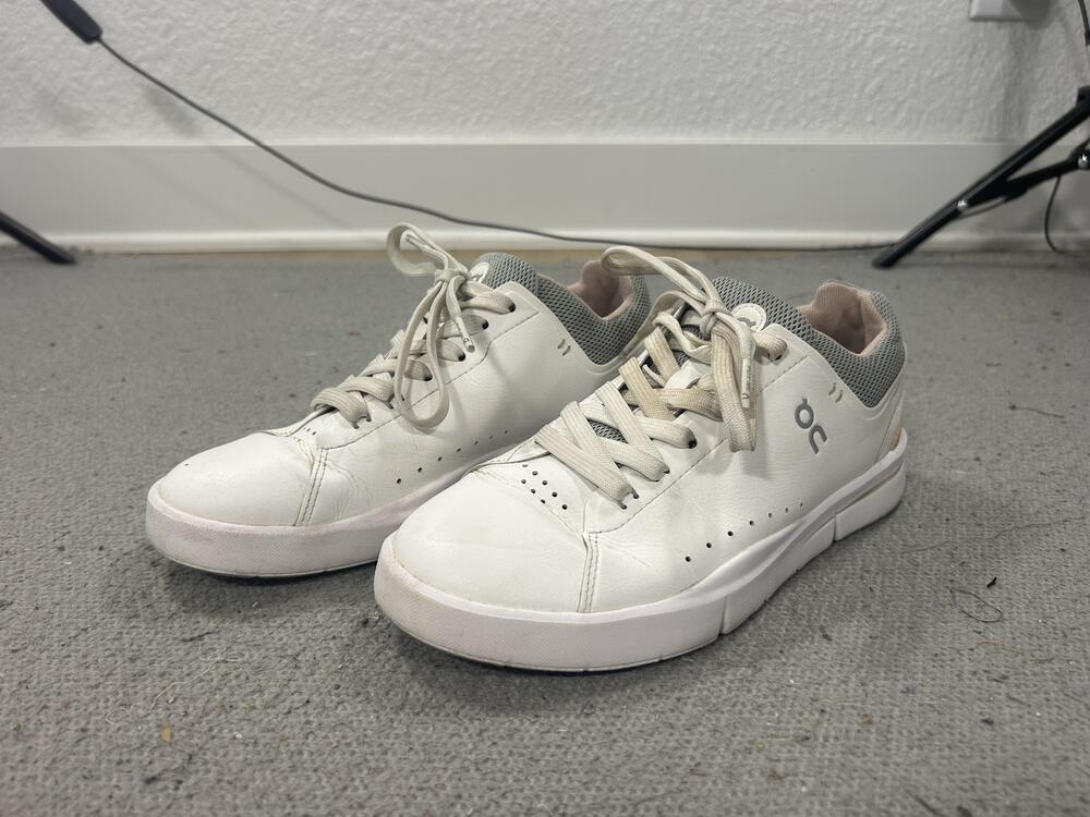On The Roger Advantage Shoes Women Size 6.5 White Tennis CloudTec Casual Sneaker